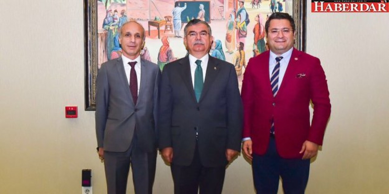 Ümit Kalkodan Bakan İsmet Yılmaz’a ziyaret