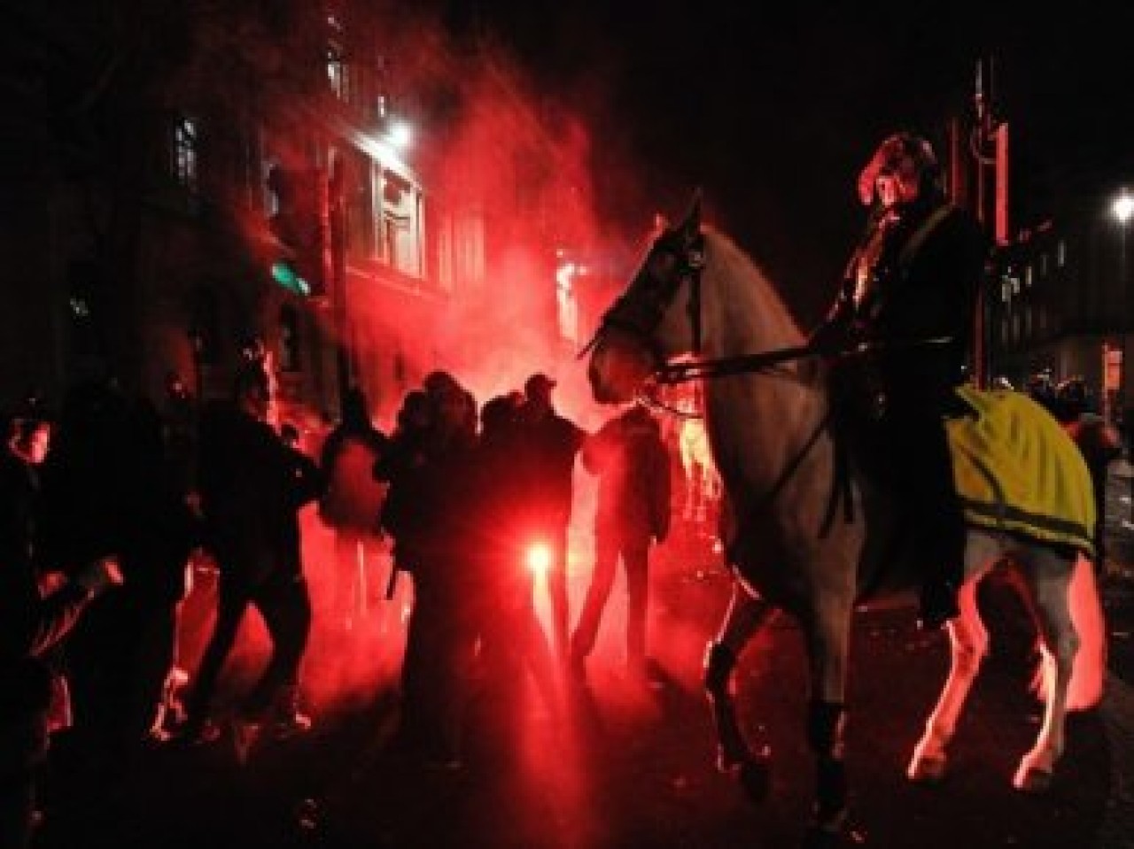 İngilizler sokaklarda