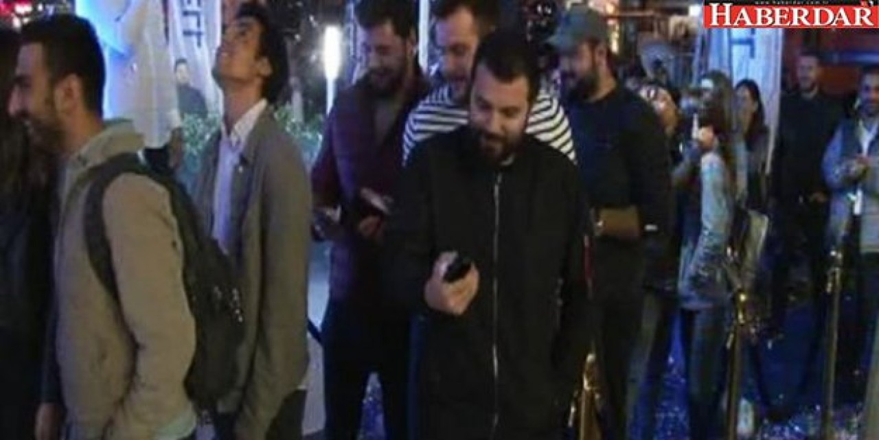 Gece yarısı kuyruğu! Yer İstanbul...