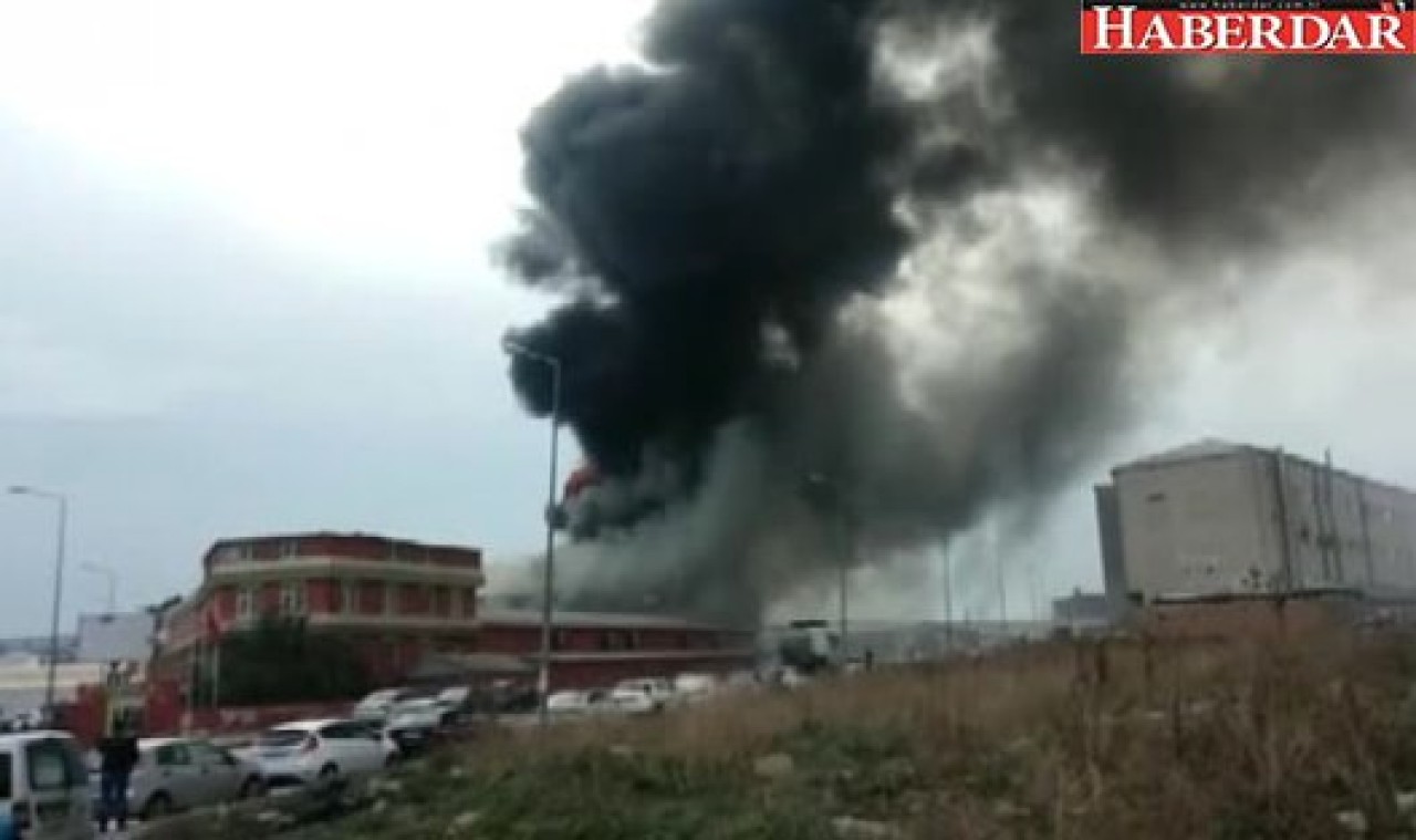 Beylikdüzünde Tekstil Fabrikasında Yangın