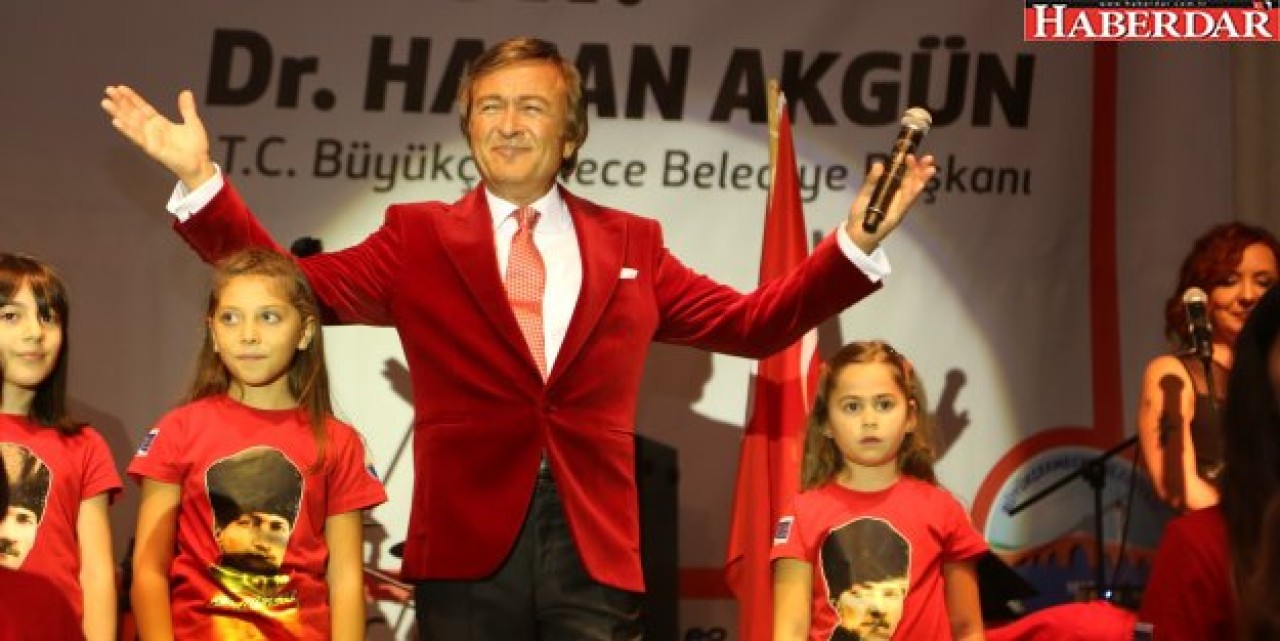 Cumhuriyet Balosu’na Erol Evgin damgası
