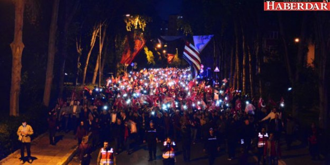 Cumhuriyet ışığı Beylikdüzünde parladı