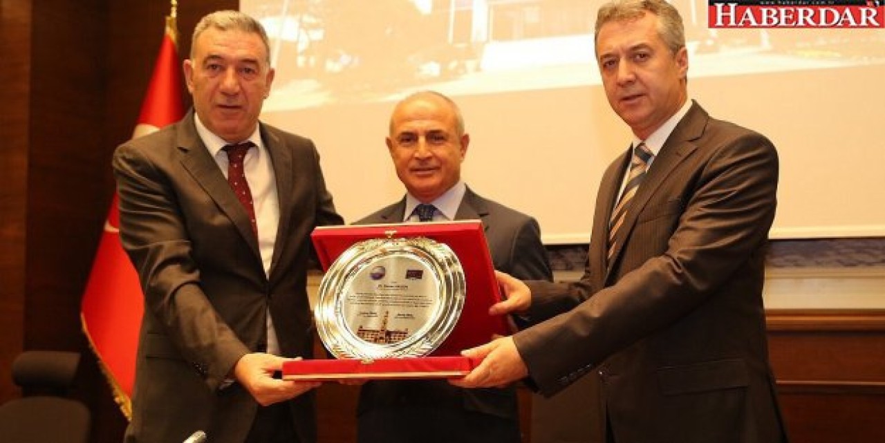 Belediye meclisinden Başkan Akgün’e takdir