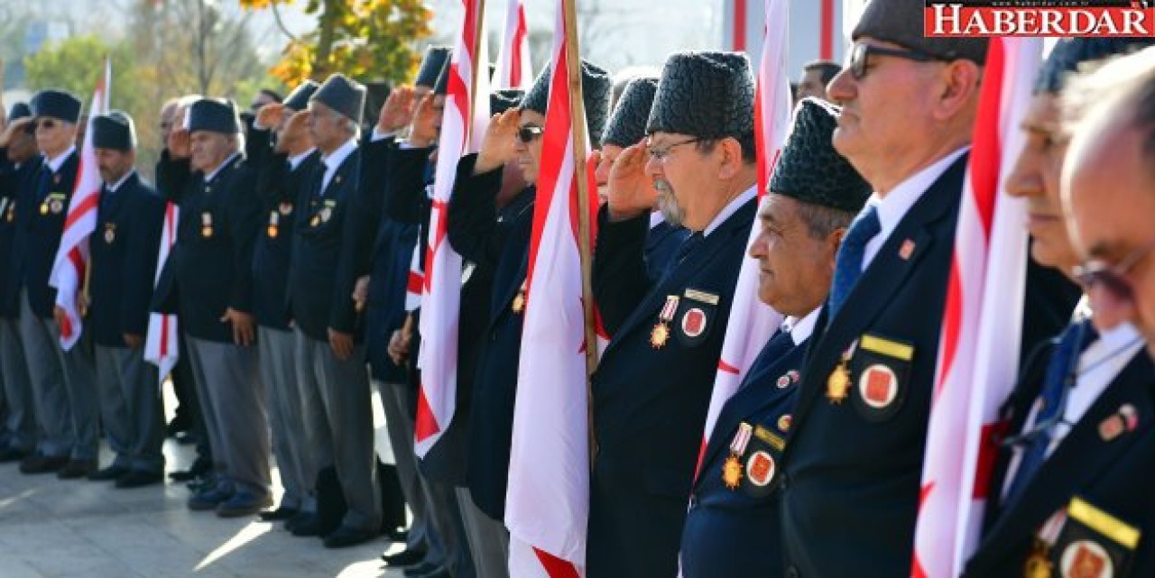 KKTC’NİN 34. KURULUŞ YILDÖNÜMÜNDE GAZİLER DENKTAŞ ANITINDAYDI
