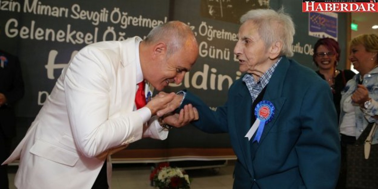 Başkan Akgün: Öğretmen, eli öpülecek insandır!