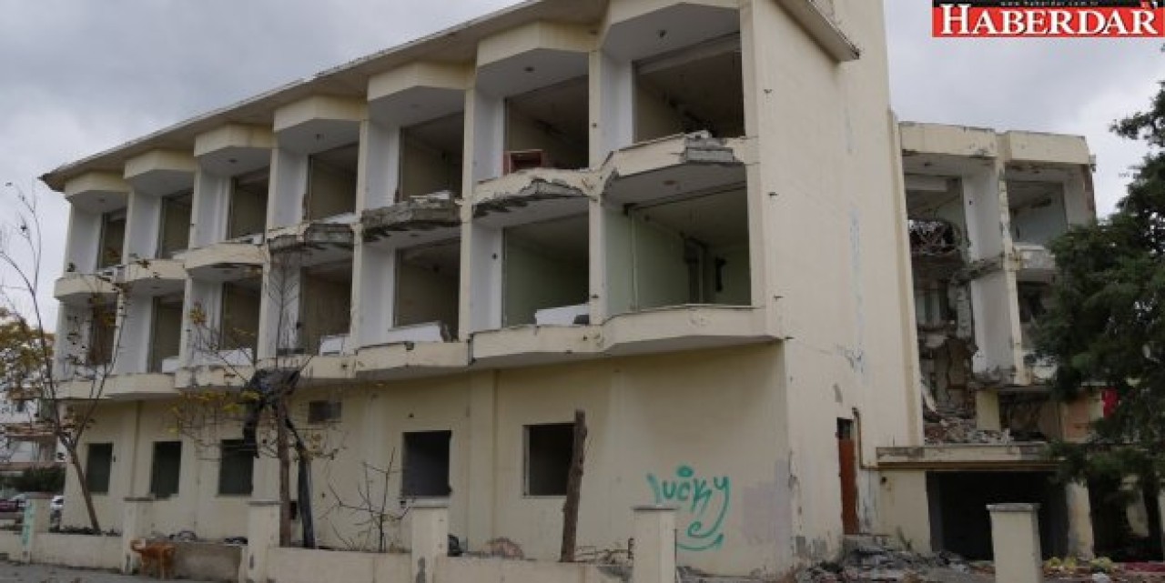 Eski devlet hastanesi yıkılıyor