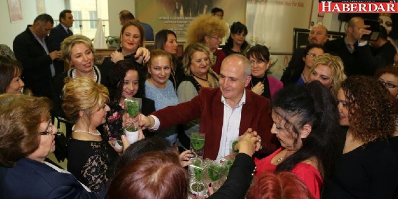 Başkan Akgün: Atamızla ne kadar gururlansak azdır!