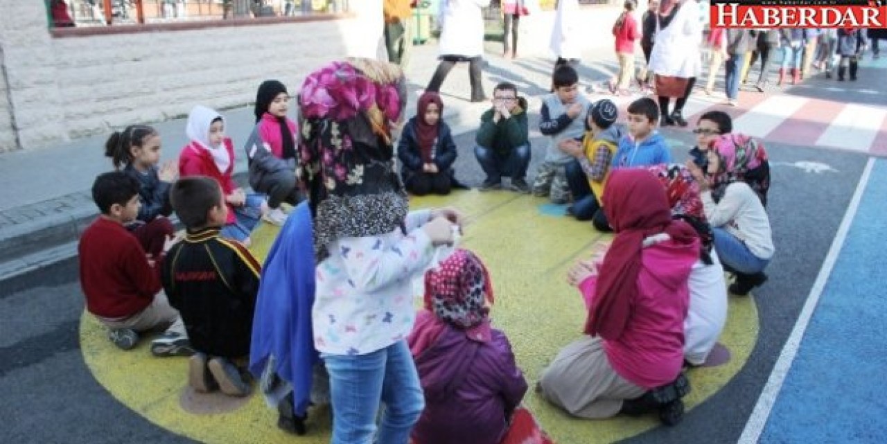 Küçükçekmece’nin 3’üncü Çocuk Sokağı açıldı