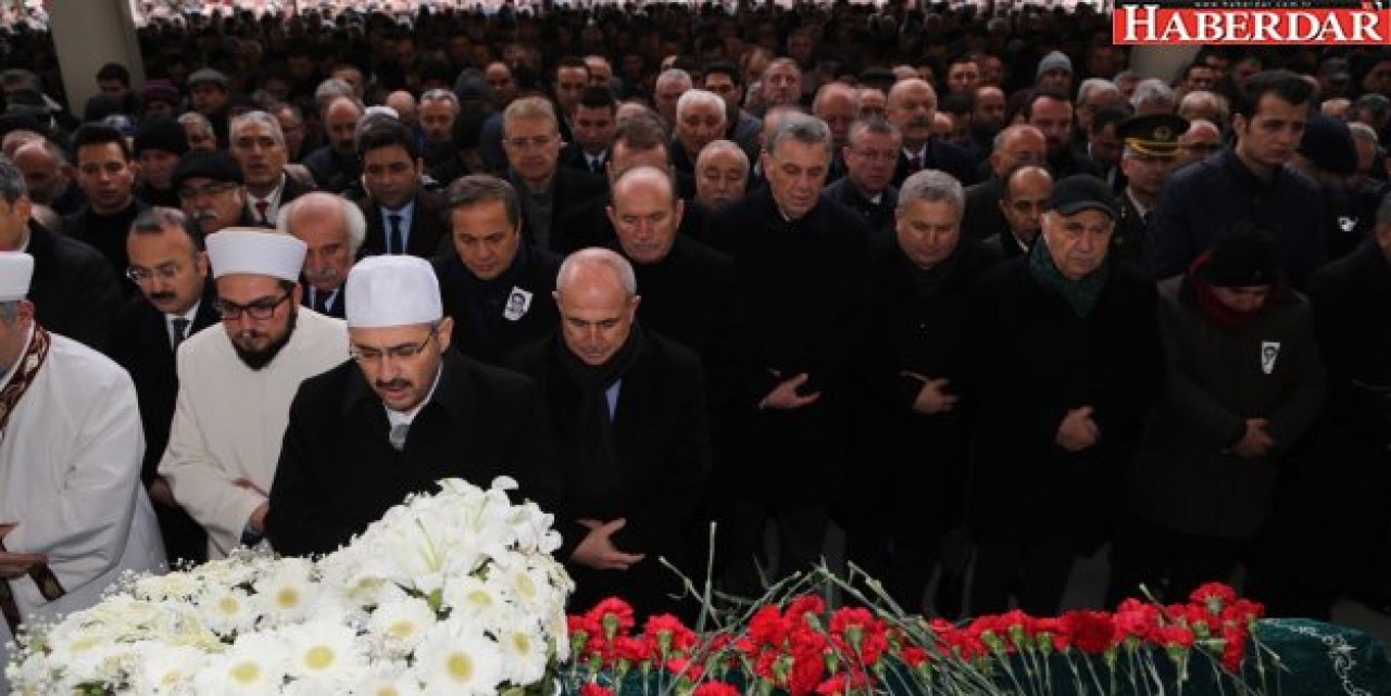 Dostları Başkan Akgün’ü acı gününde yalnız bırakmadı