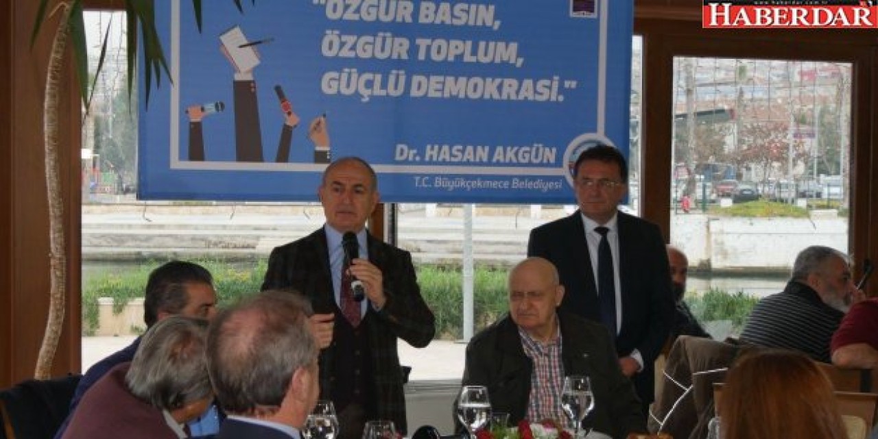 Akgün: Günümüzde gazetecilerin işi çok zor