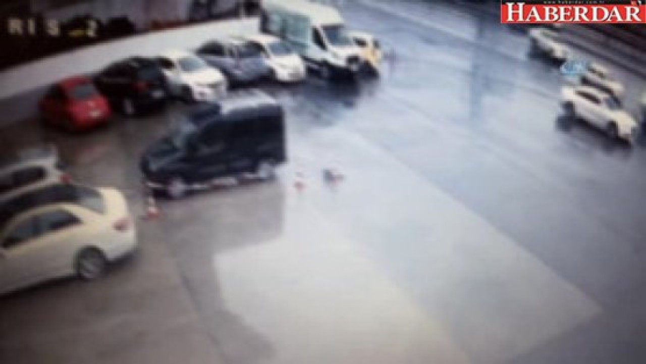 E-5te Kayan Kamyonet Dört Araca Böyle Çarptı