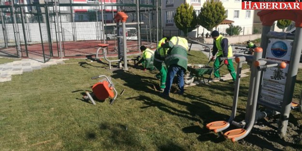 Akgün karne tatilinde çocukları parklara çağırdı