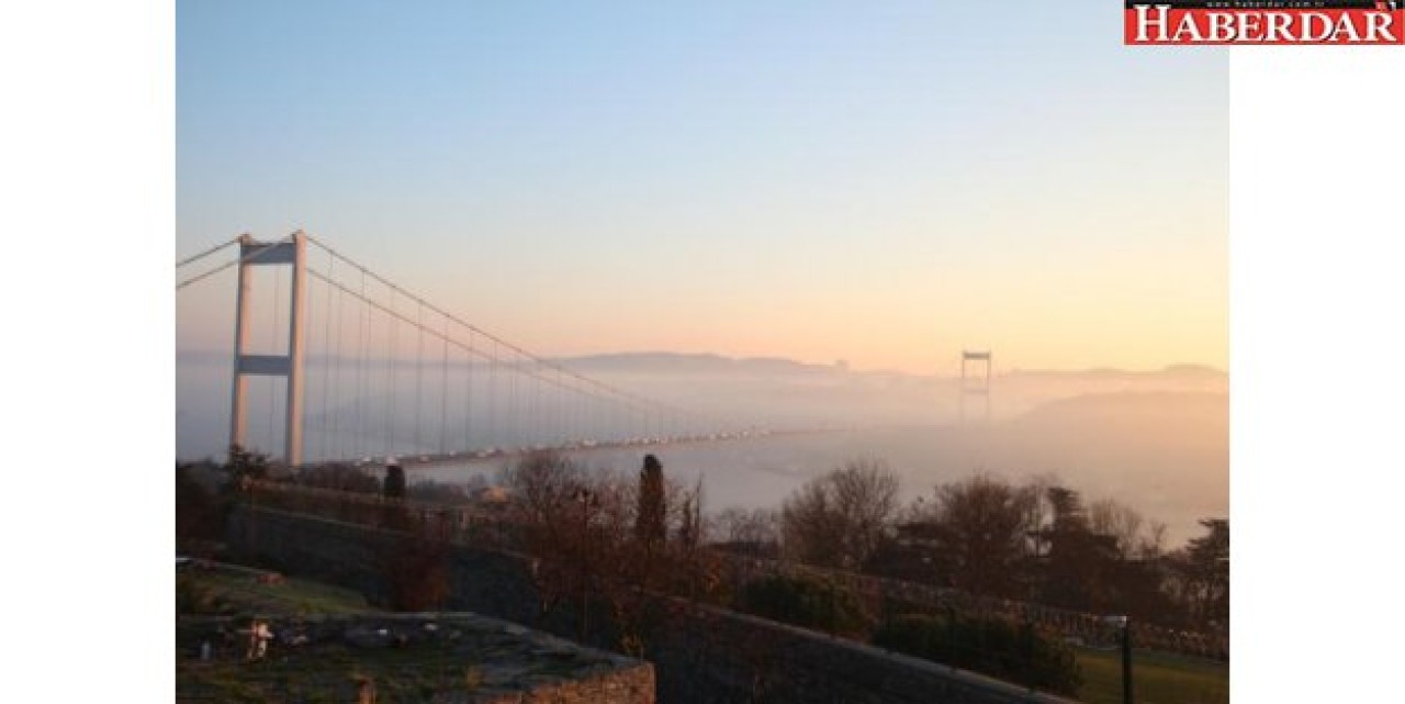 İstanbul Boğazında sis etkili oluyor