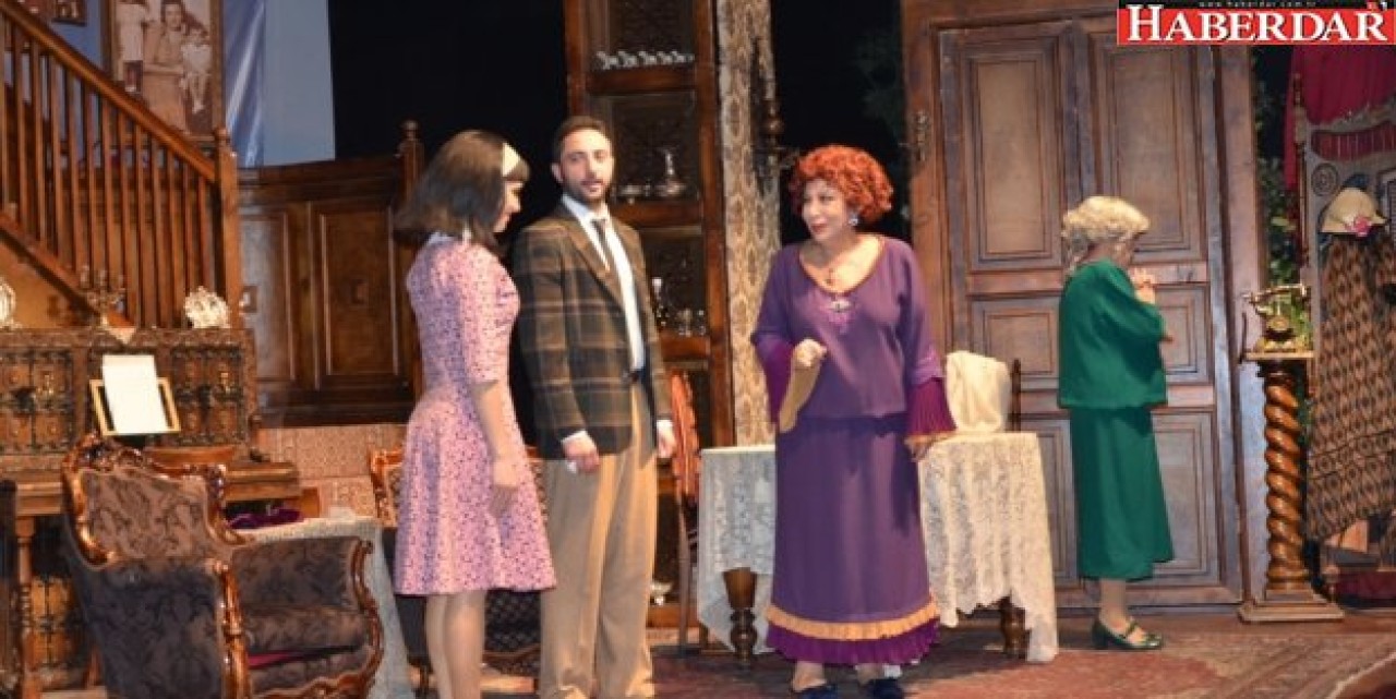 Çatalca’da Tiyatro Rüzgârı Ahududu İle Esti…