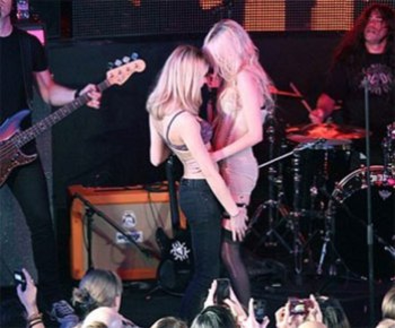 Paris'i karıştırdı