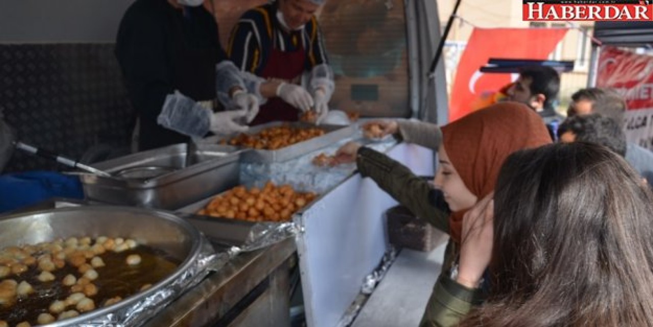 Şehitlerimiz için lokma dağıtıldı