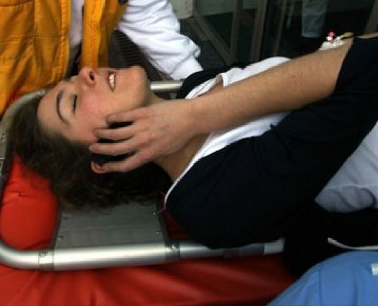 Kadın doktor ve üniversiteli kıza kaza şoku