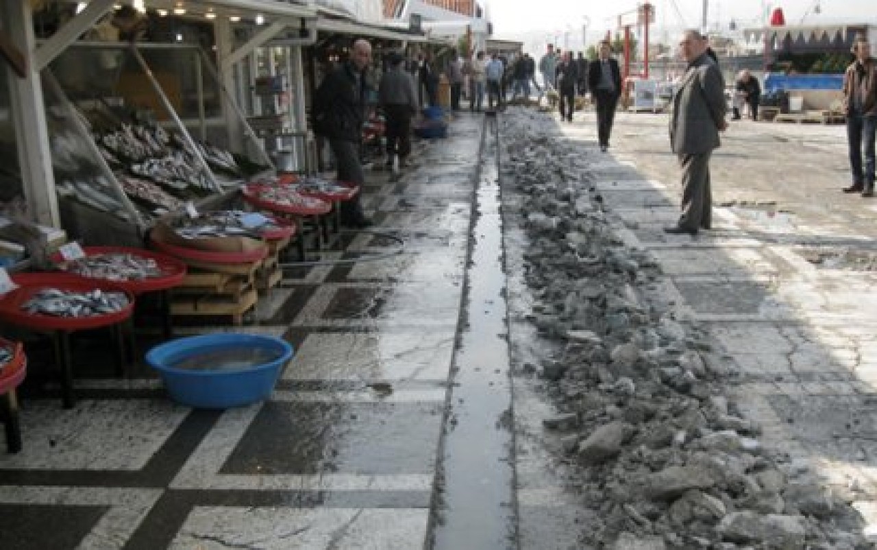 ‘Silivri Belediyesi denizi kirletiyor’