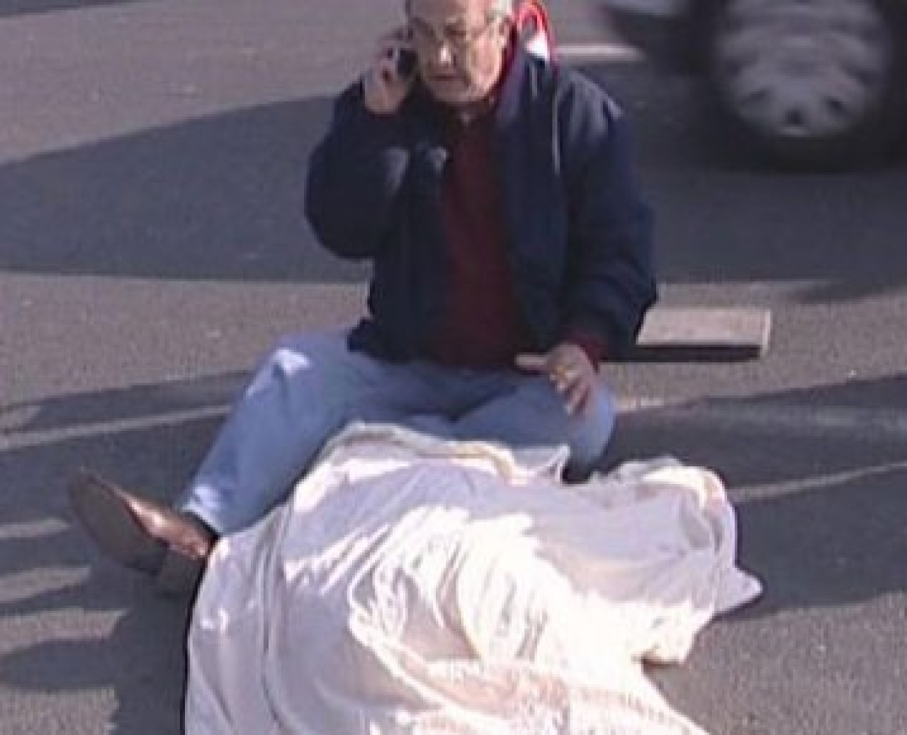 Metrobüs köprüsünden düşen kadın öldü