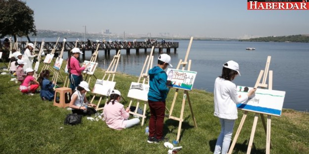 KÜÇÜKÇEKMECE GÖLÜ’NDE RENK ŞÖLENİ