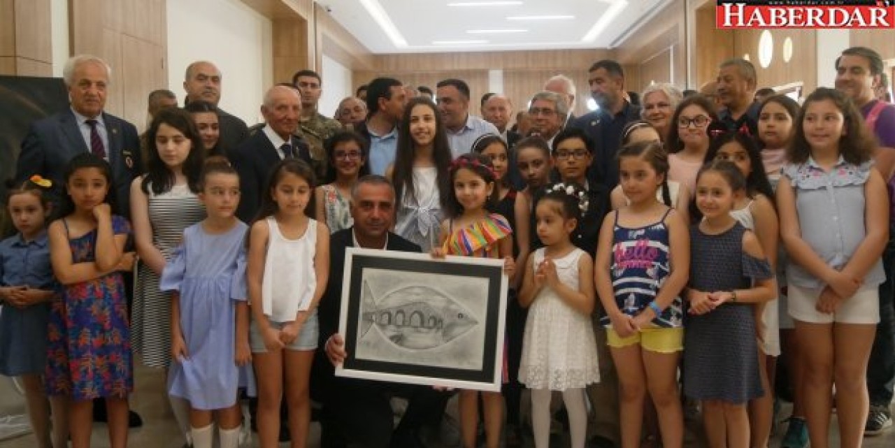 “Sanatçı en büyük savaşçıdır”