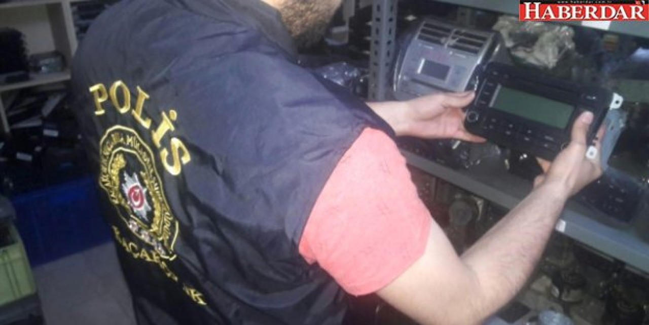 Büyükçekmecede 1 Milyon Lira Değerinde Gümrük Kaçağı Emtia Ele Geçirildi