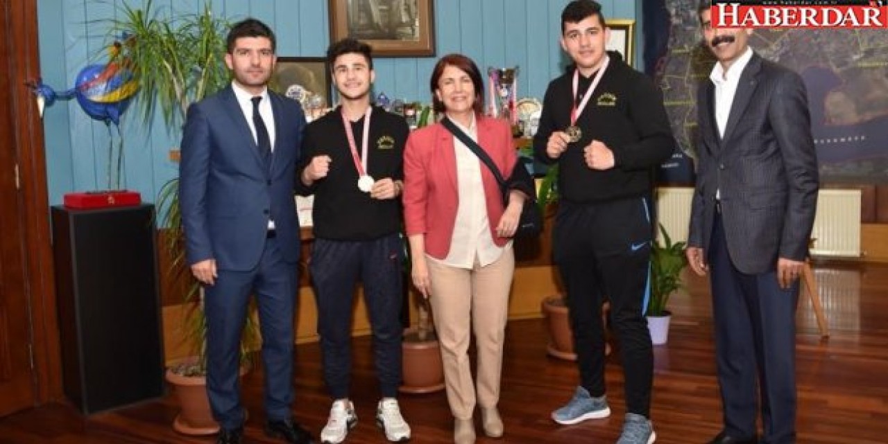 AVCILARLI GENÇLER TÜRKİYE ŞAMPİYONU