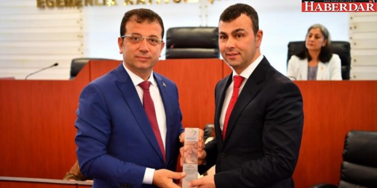 SEYİTHAN İZSİZ MECLİSE VEDA ETTİ