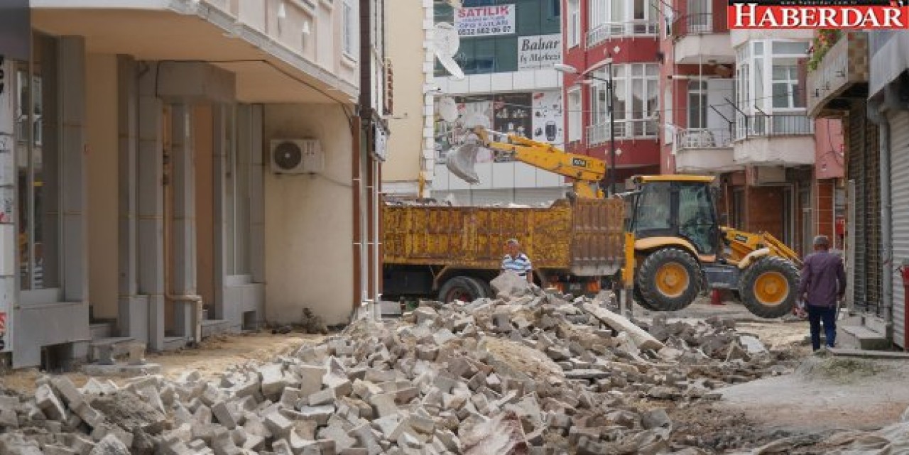 Büyükçekmece’nin caddeleri yenileniyor