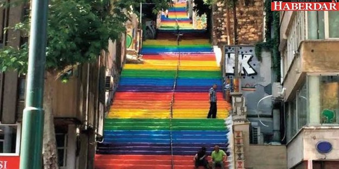 İstanbulun dik yokuşlarına yürüyen merdiven geliyor