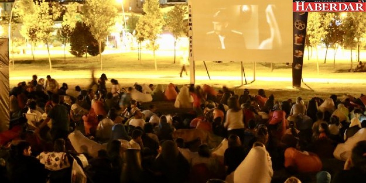 Büyükçekmece’de yıldızlar altında sinema keyfi