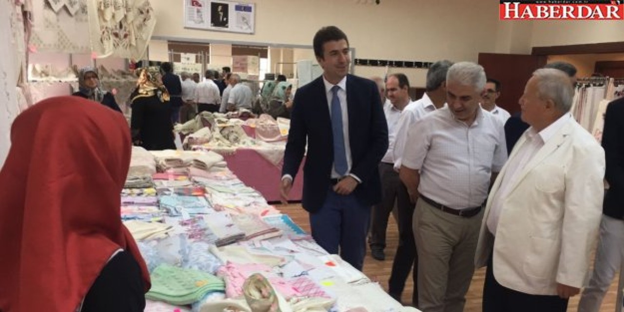 Öğrenciler yararına kermes açıldı