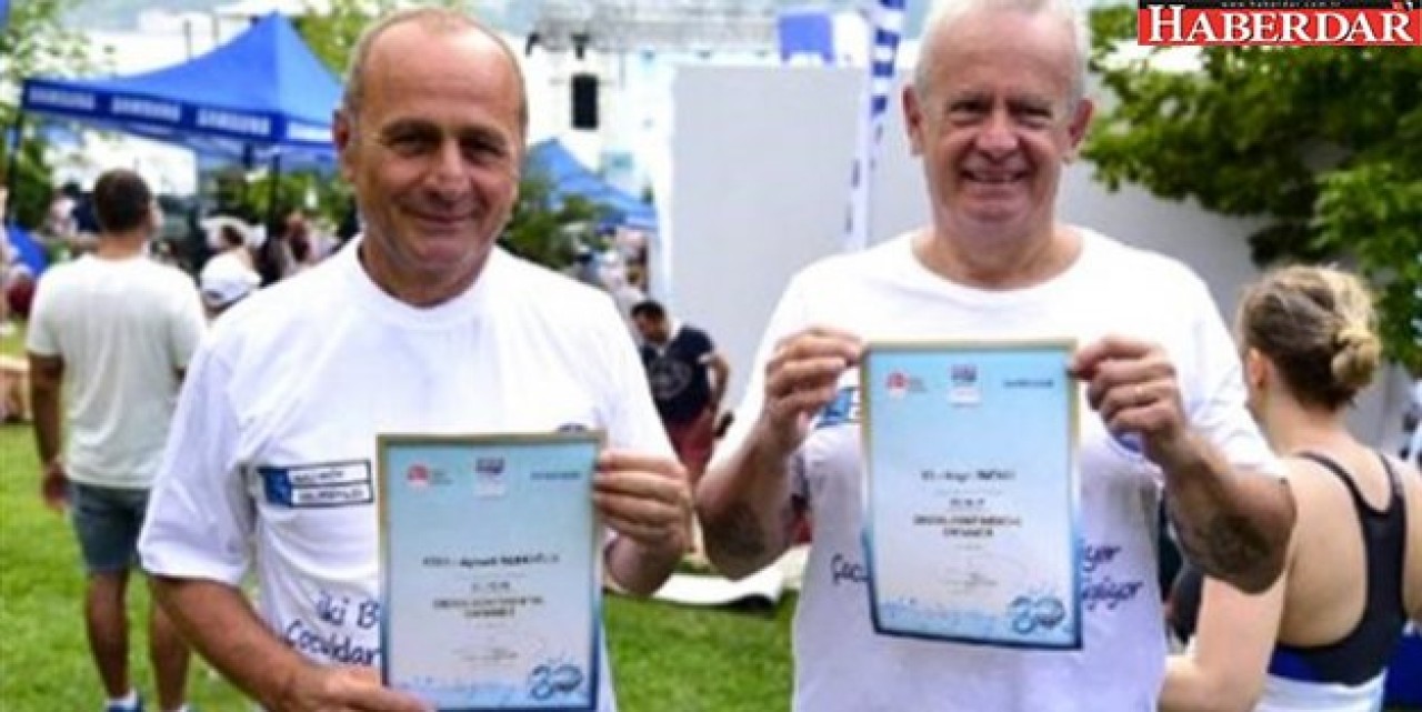 Kadıköy ve Şişli belediye başkanları boğazı yüzerek geçti