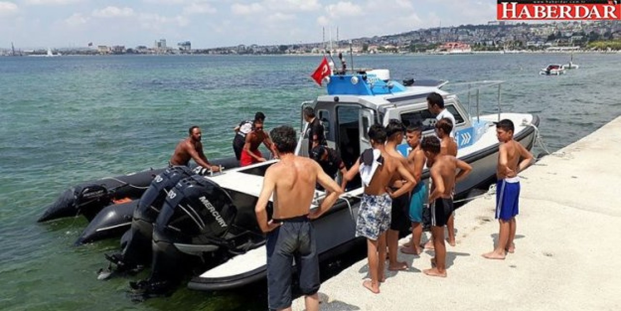 Büyükçekmece Sahilinden Denize Açılan Vatandaş Kayboldu