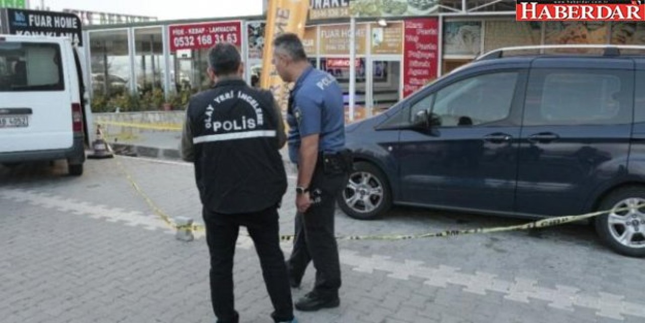 Esenyurtta Börekçi Önünde Silahlı Kavga: 1i Ağır 3 Yaralı