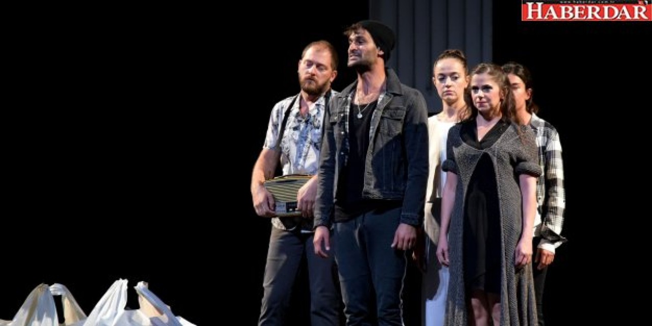 “Seni Seviyorum Türkiye” oyunu Lefkoşa’da sahnelendi