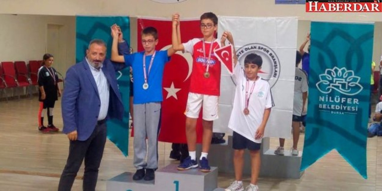Squash 13. Yaş Türkiye Birincisi Mektebimde