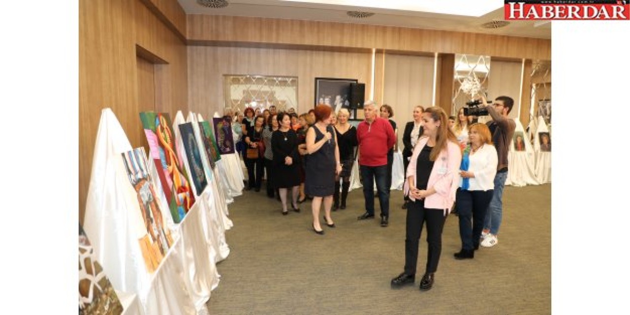 Renklerin armonisi fırçadan tuvale yansıtıldı