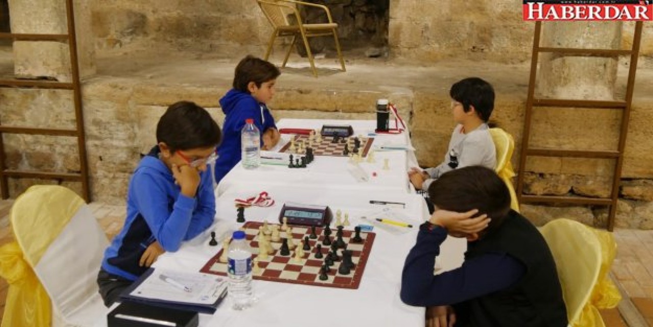 Minik satranççılar kozlarını Büyükçekmece’de paylaştı