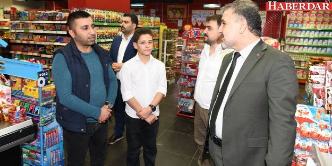 Başkan Alatepe’den esnafa gece ziyareti