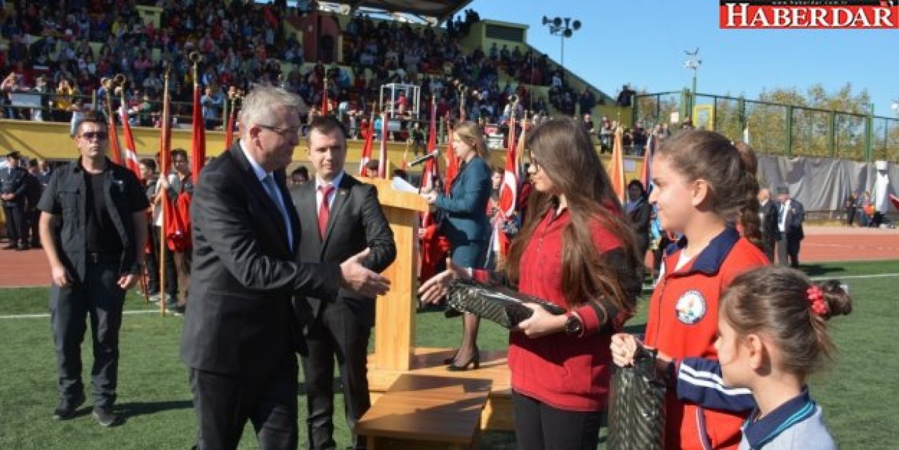 29 Ekim Cumhuriyet Bayramı Coşkuyla Kutlanıyor