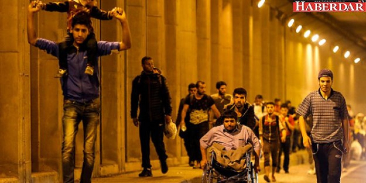 İstanbulda Yaşayan Suriyeliler Ülkelerine Dönüyor