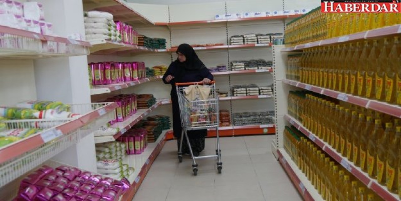 Sevgi Eli Market ihtiyaç sahibi ailelere yardım eli uzatıyor