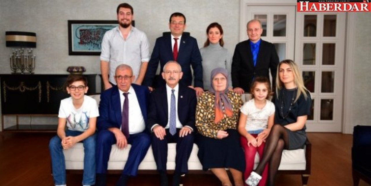 Kılıçdaroğlunun, Ekrem İmamoğlu İle Verdiği Poz &quot;Adaylık Yarışı Bitti&quot; Şeklinde Yorumlandı