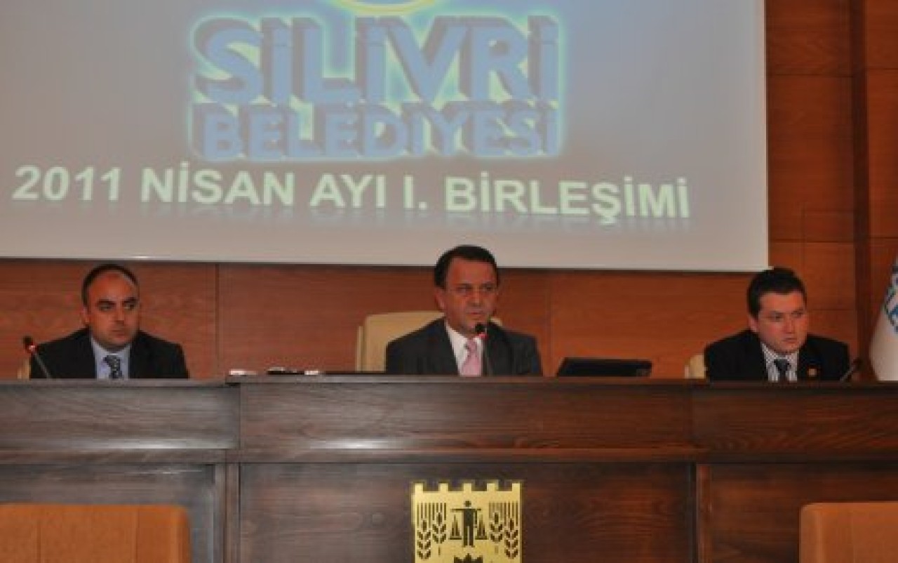 KARAKAŞ ÖNERGE VERDİ..IŞIKLAR BASINI SUÇLADI!