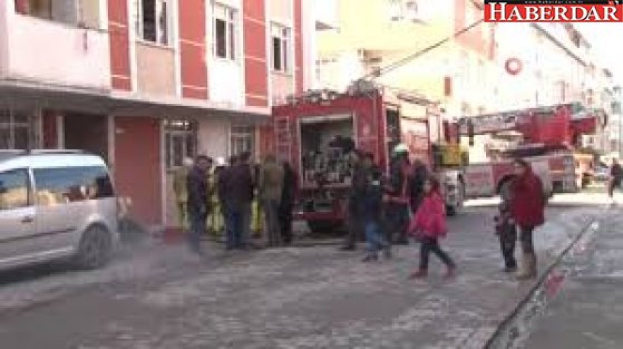 Esenyurtta 5 Katlı Apartmanın Deposunda Yangın