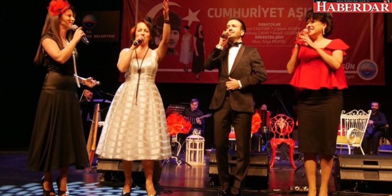 Büyükçekmece’de şarkılar “Cumhuriyet Aşkına” söylendi