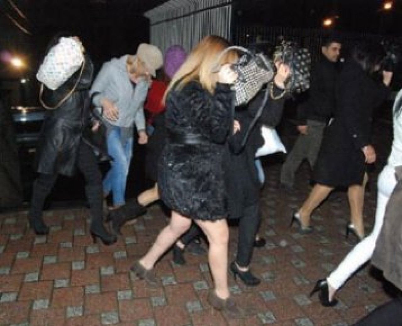 İstanbul'da kumar ve fuhuş operasyonu