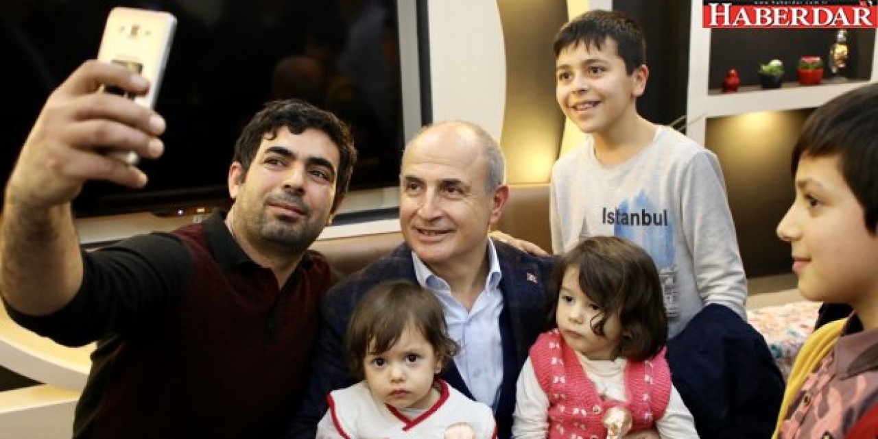 Akgün: Ailenizin ferdiyim