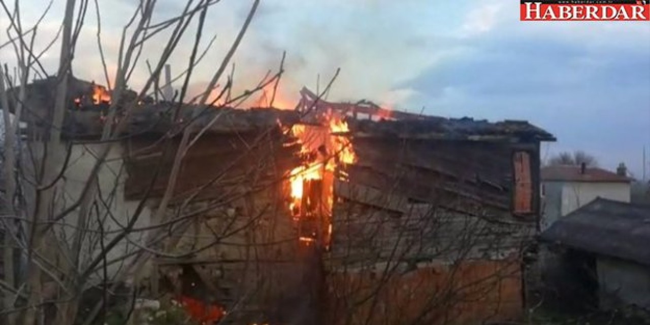 Silivride Ahşap Ev Alev Alev Yandı